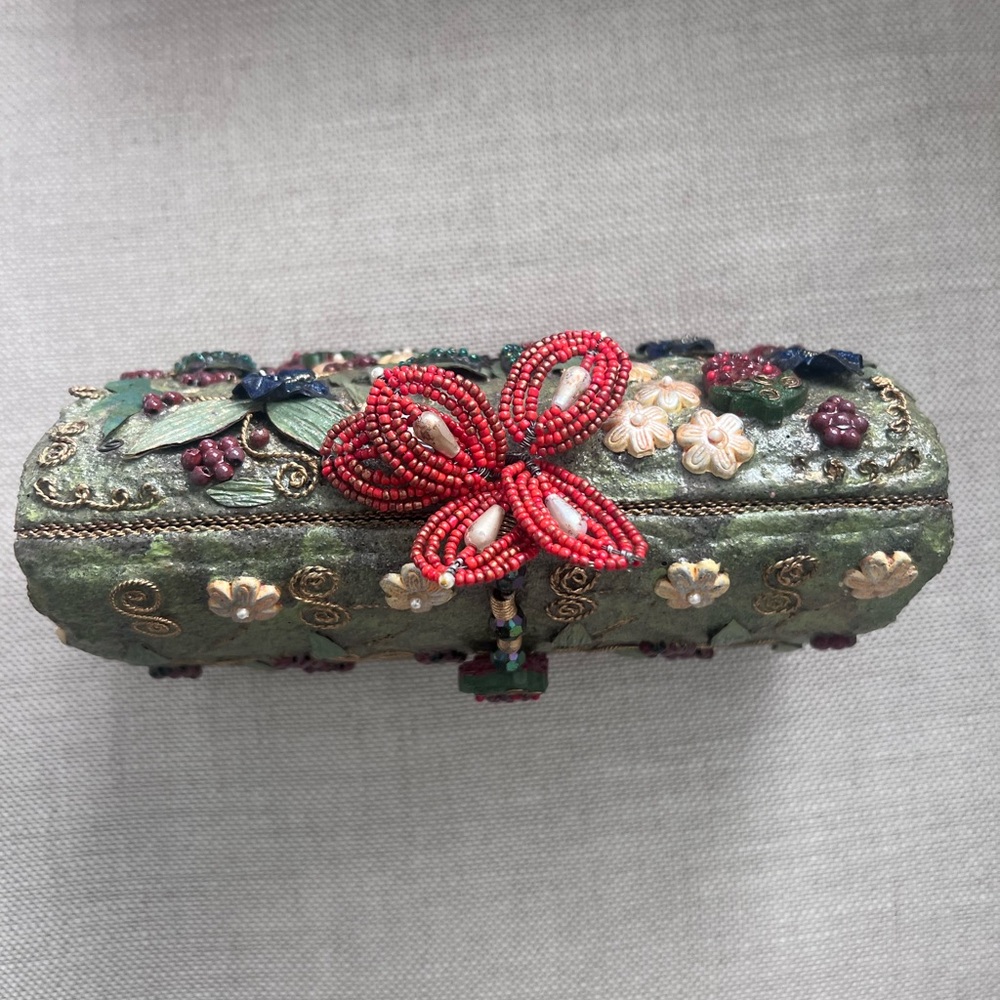 Motif by Mary Frances Vintage Fruit clutch - Picture 2 of 6